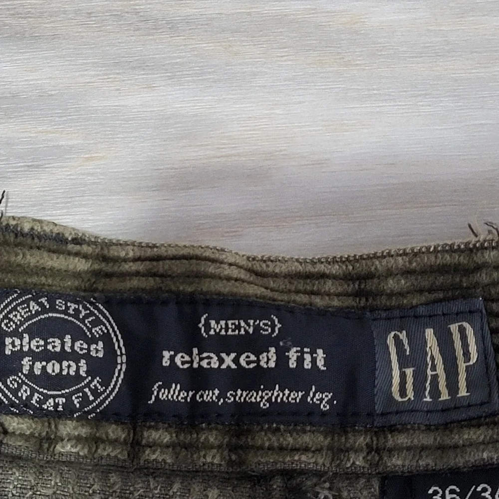 Gap Corduroy Pants Mens Relaxed Fit Pleated Olive 36x34 Fit 34x32 cuffed